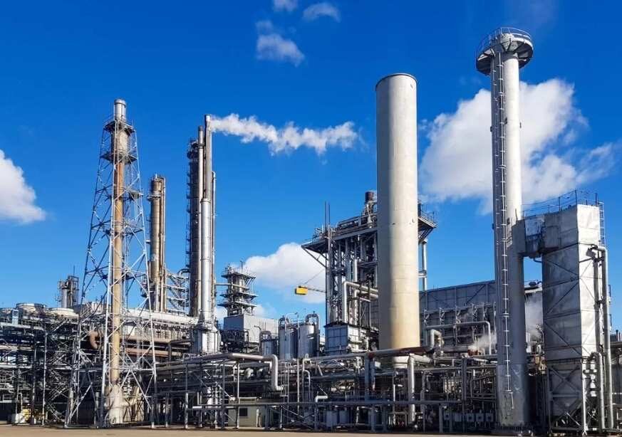 Aplikasi dosing pump di industri kimia.