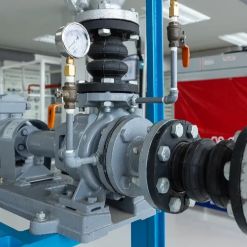 industrial-water-pump-with-pressure-gauge