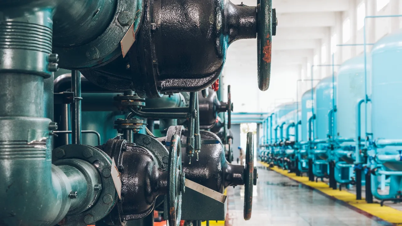 steel-pipelines-cables-plant (1)